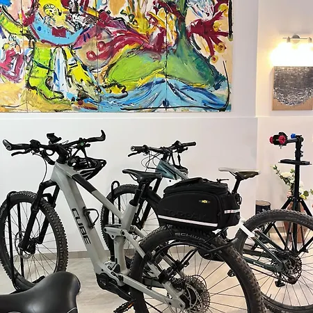 Colibri Bed and Breakfast 4*